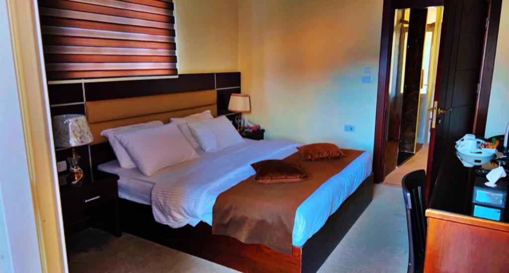 Shaqilath Hotel Wadi Musa Esterno foto