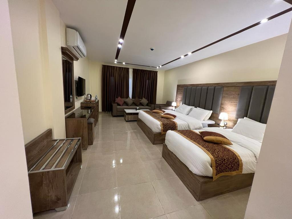 Shaqilath Hotel Wadi Musa Esterno foto