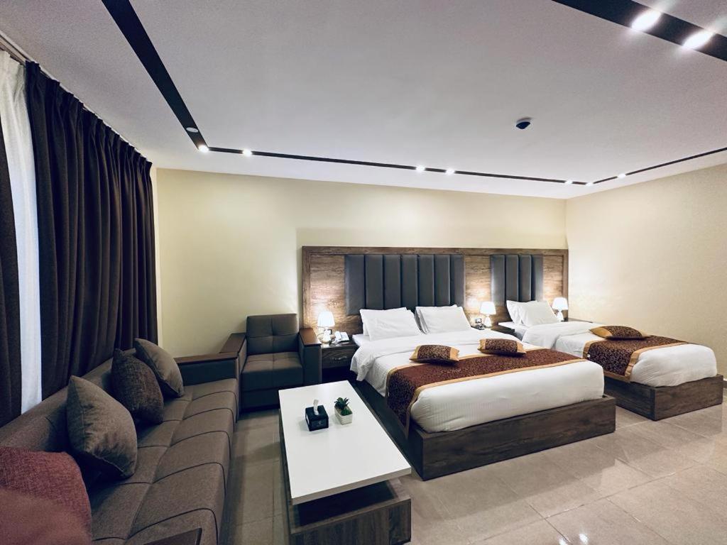Shaqilath Hotel Wadi Musa Esterno foto