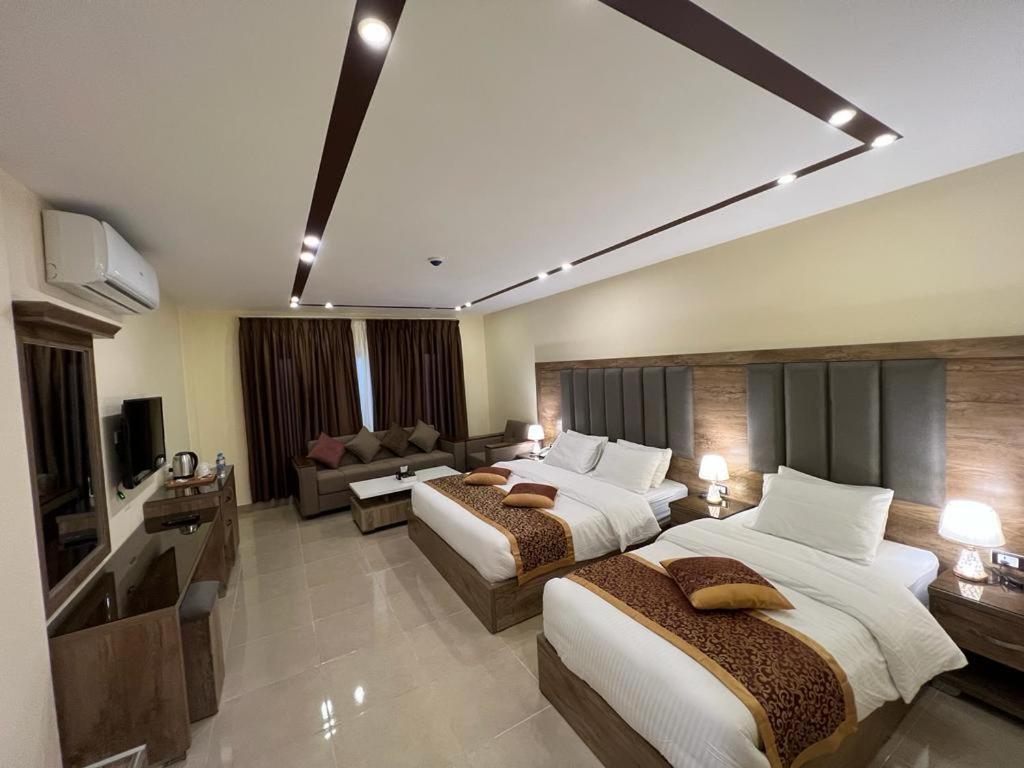 Shaqilath Hotel Wadi Musa Esterno foto