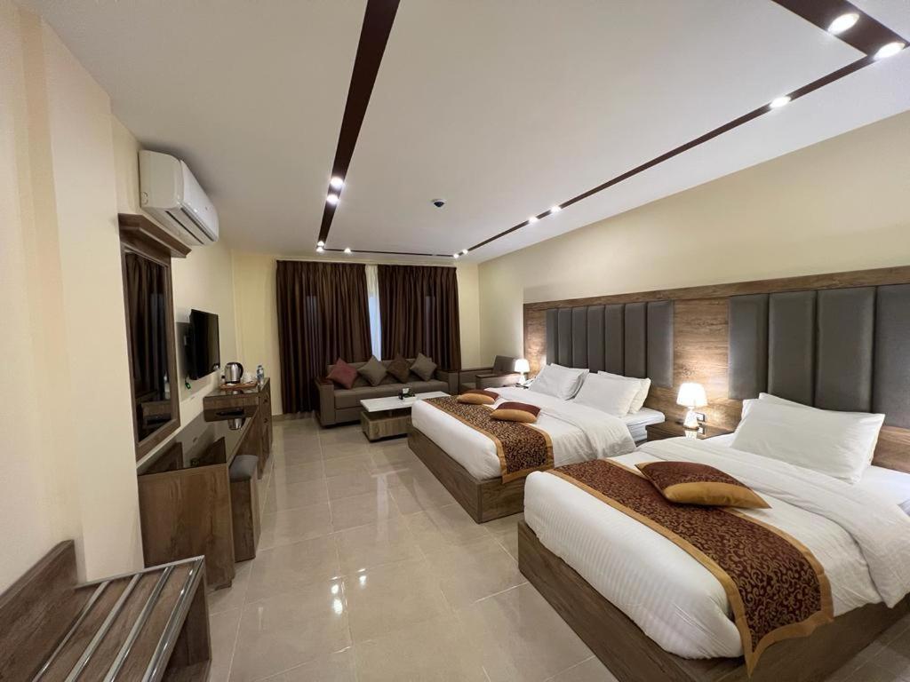 Shaqilath Hotel Wadi Musa Esterno foto