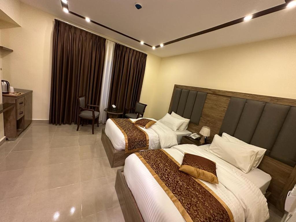 Shaqilath Hotel Wadi Musa Esterno foto