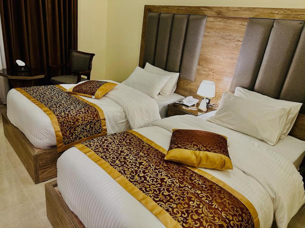 Shaqilath Hotel Wadi Musa Esterno foto