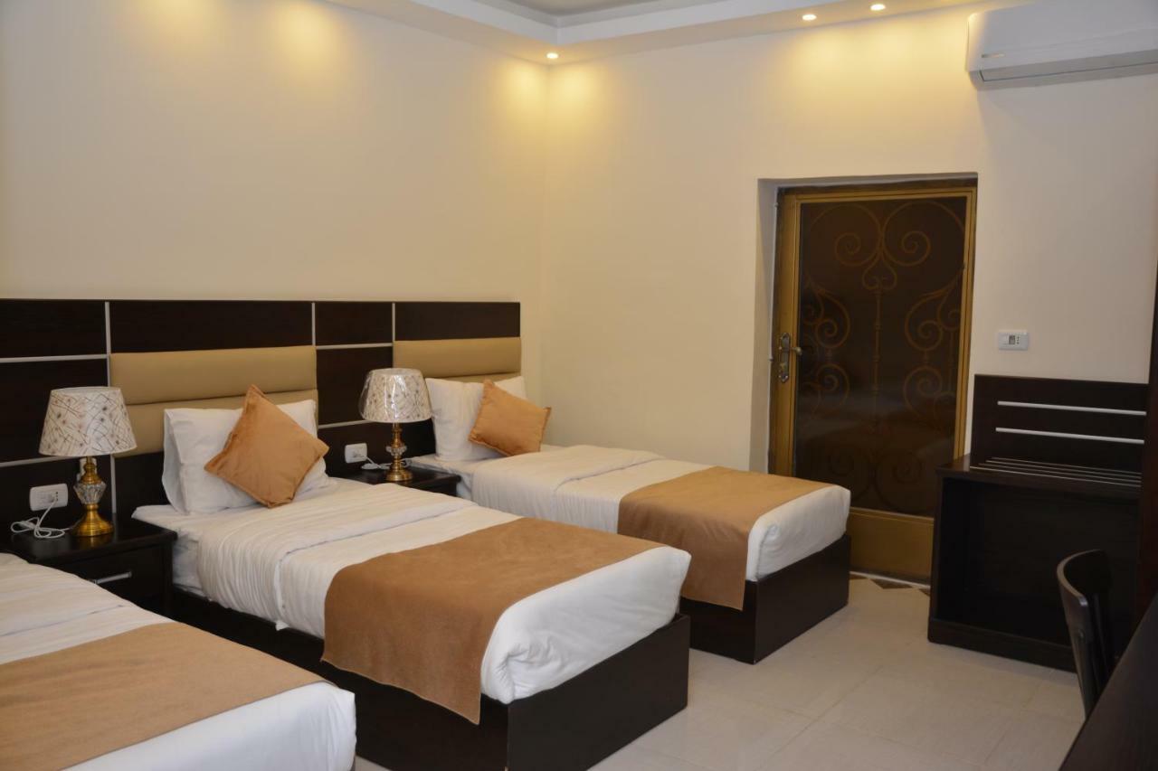 Shaqilath Hotel Wadi Musa Esterno foto