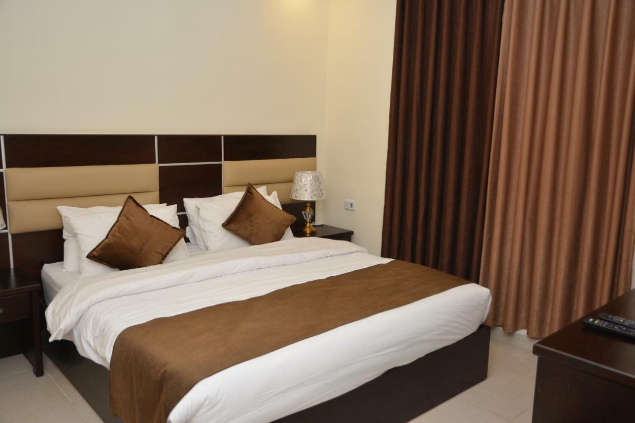 Shaqilath Hotel Wadi Musa Esterno foto