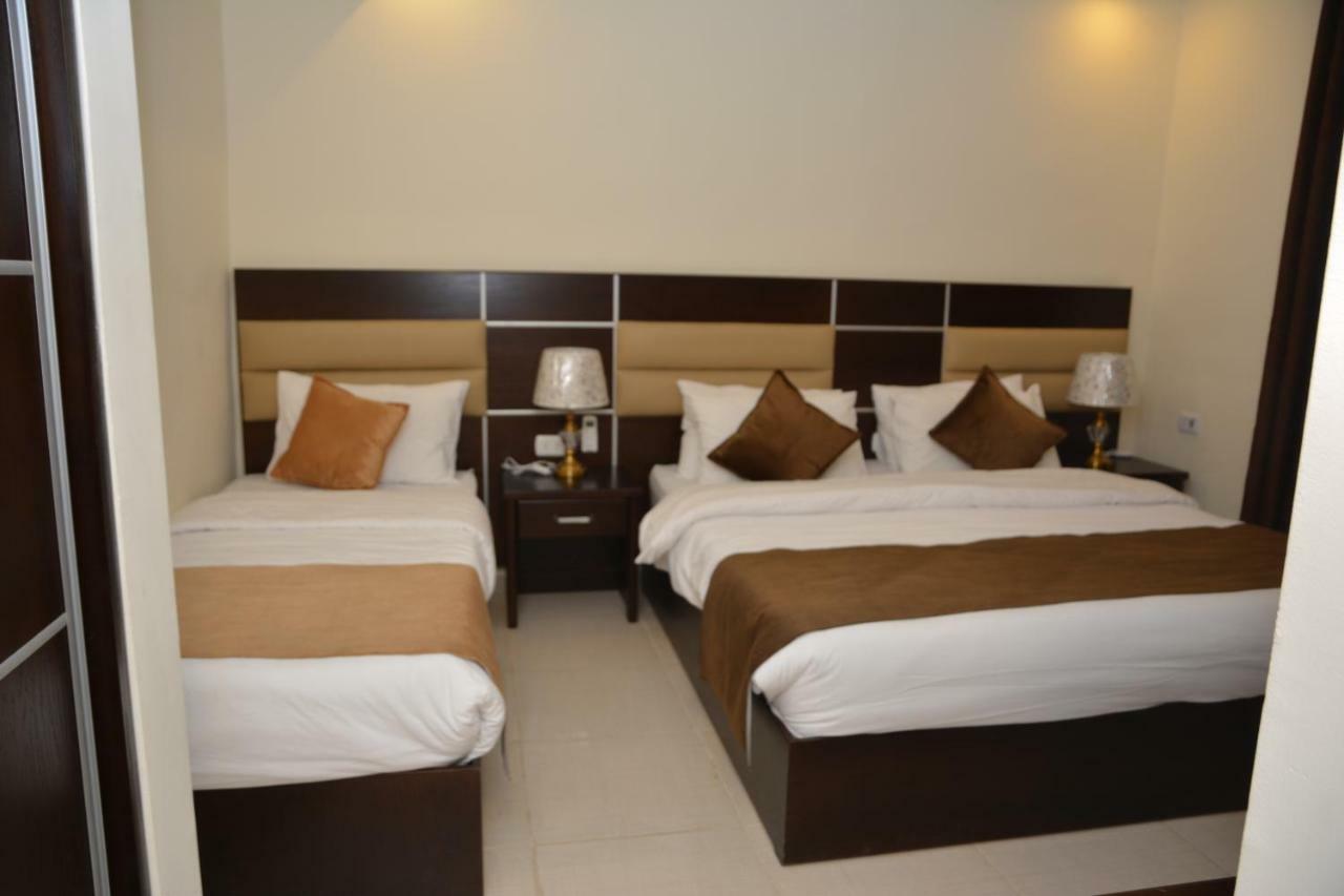 Shaqilath Hotel Wadi Musa Esterno foto