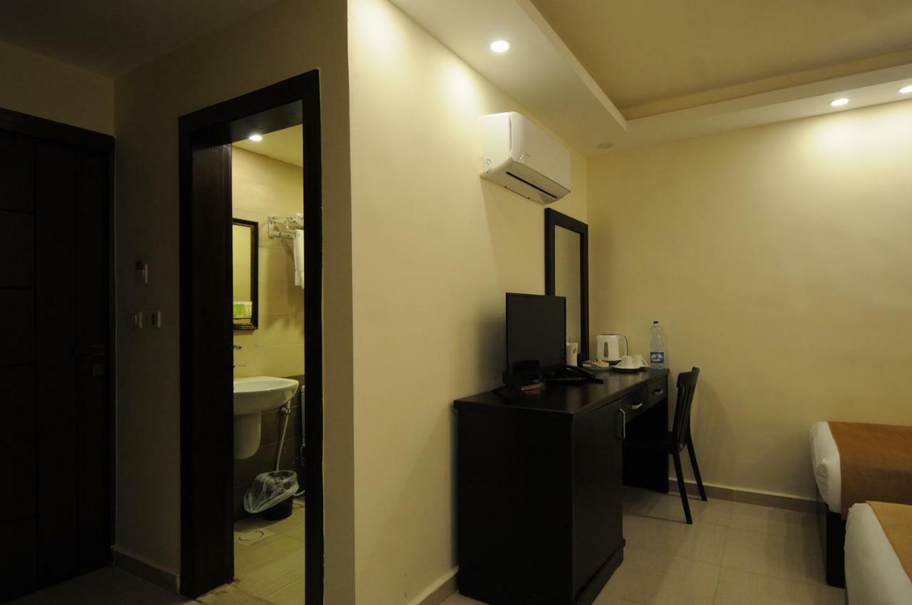 Shaqilath Hotel Wadi Musa Esterno foto