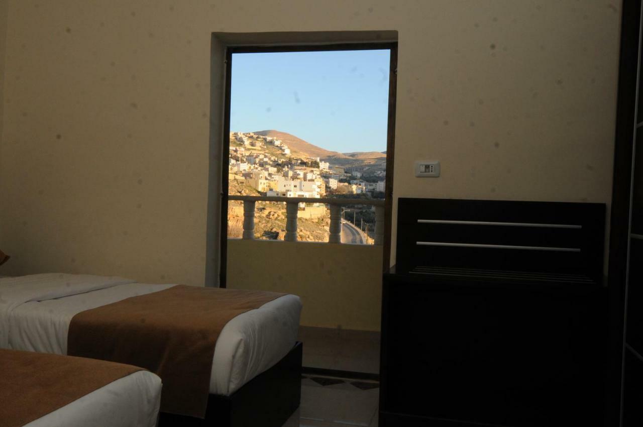 Shaqilath Hotel Wadi Musa Esterno foto