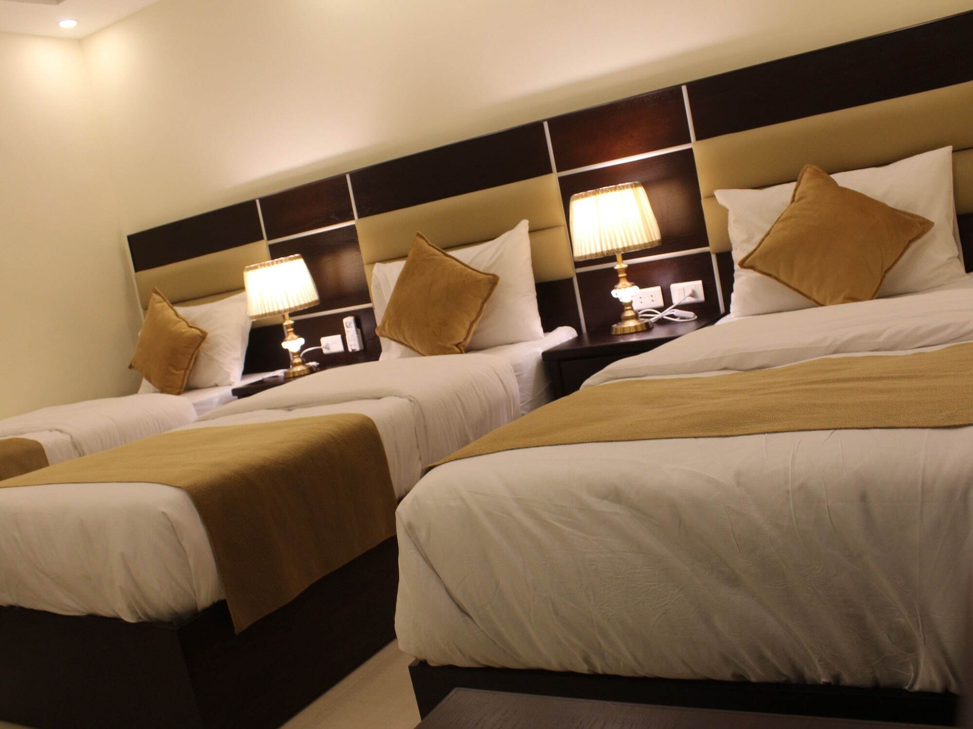 Shaqilath Hotel Wadi Musa Esterno foto